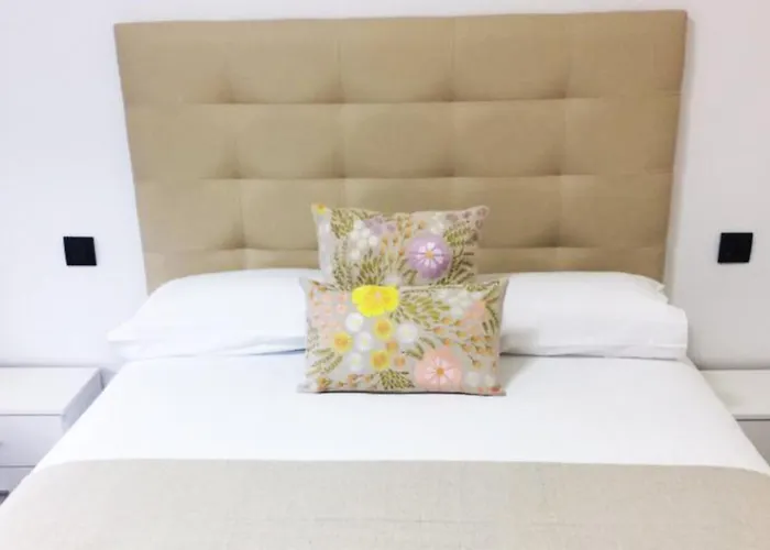 Apartahotel Cies Homes Garcia Barbon 108 - Your 4*